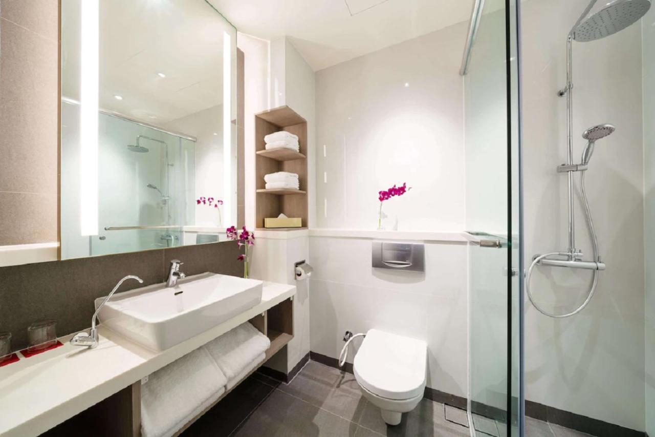 Royal Beach Hotel Da Nang Bagian luar foto
