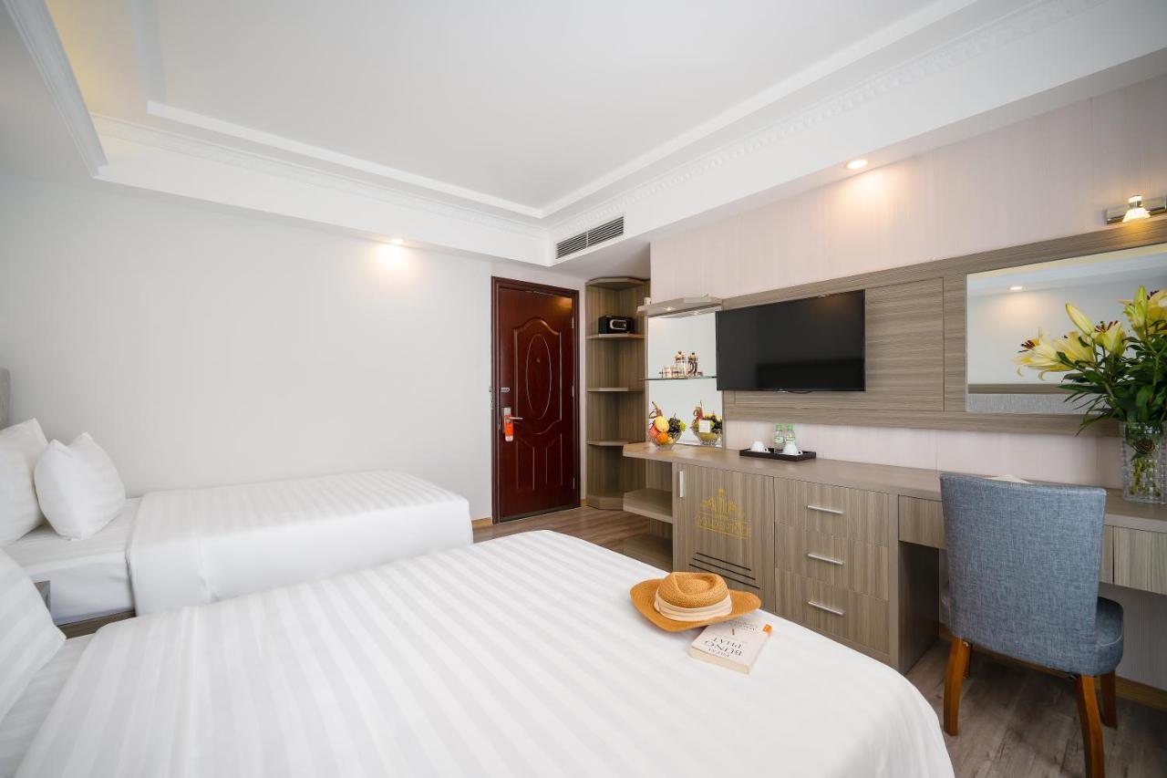 Royal Beach Hotel Da Nang Bagian luar foto