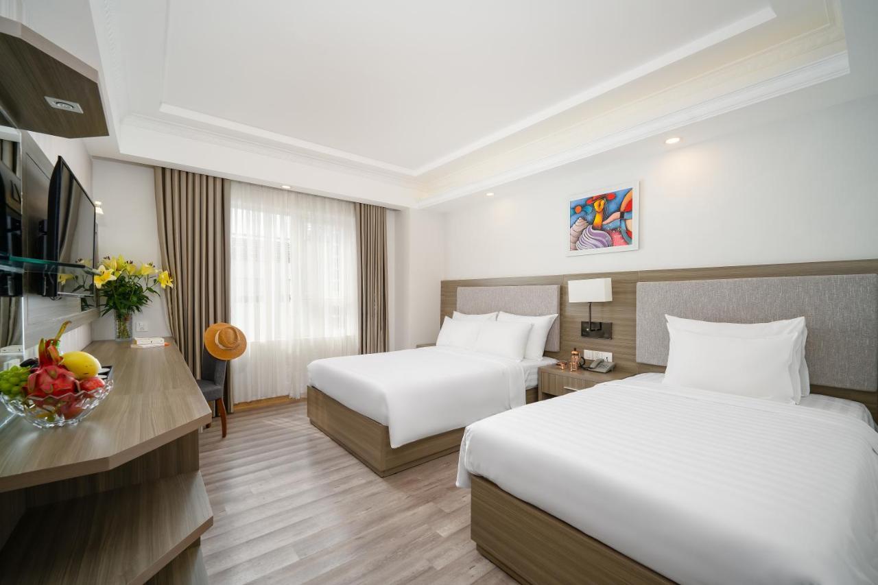 Royal Beach Hotel Da Nang Bagian luar foto