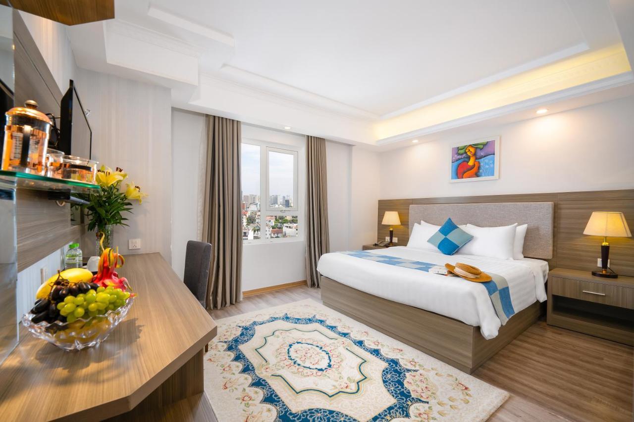 Royal Beach Hotel Da Nang Bagian luar foto