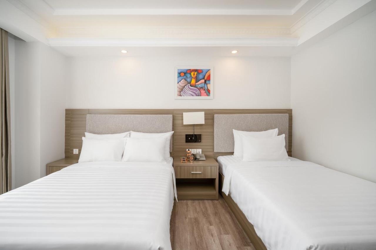 Royal Beach Hotel Da Nang Bagian luar foto