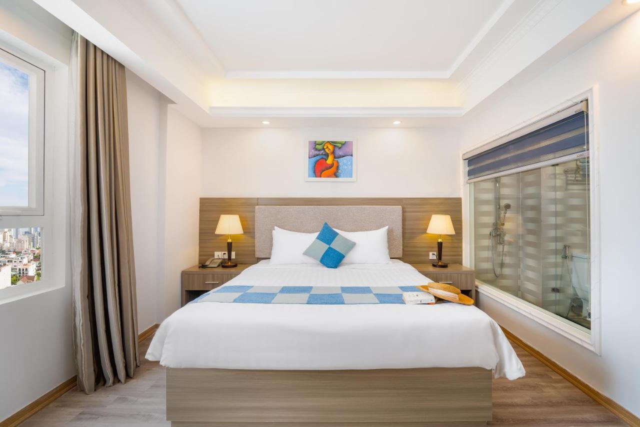 Royal Beach Hotel Da Nang Bagian luar foto