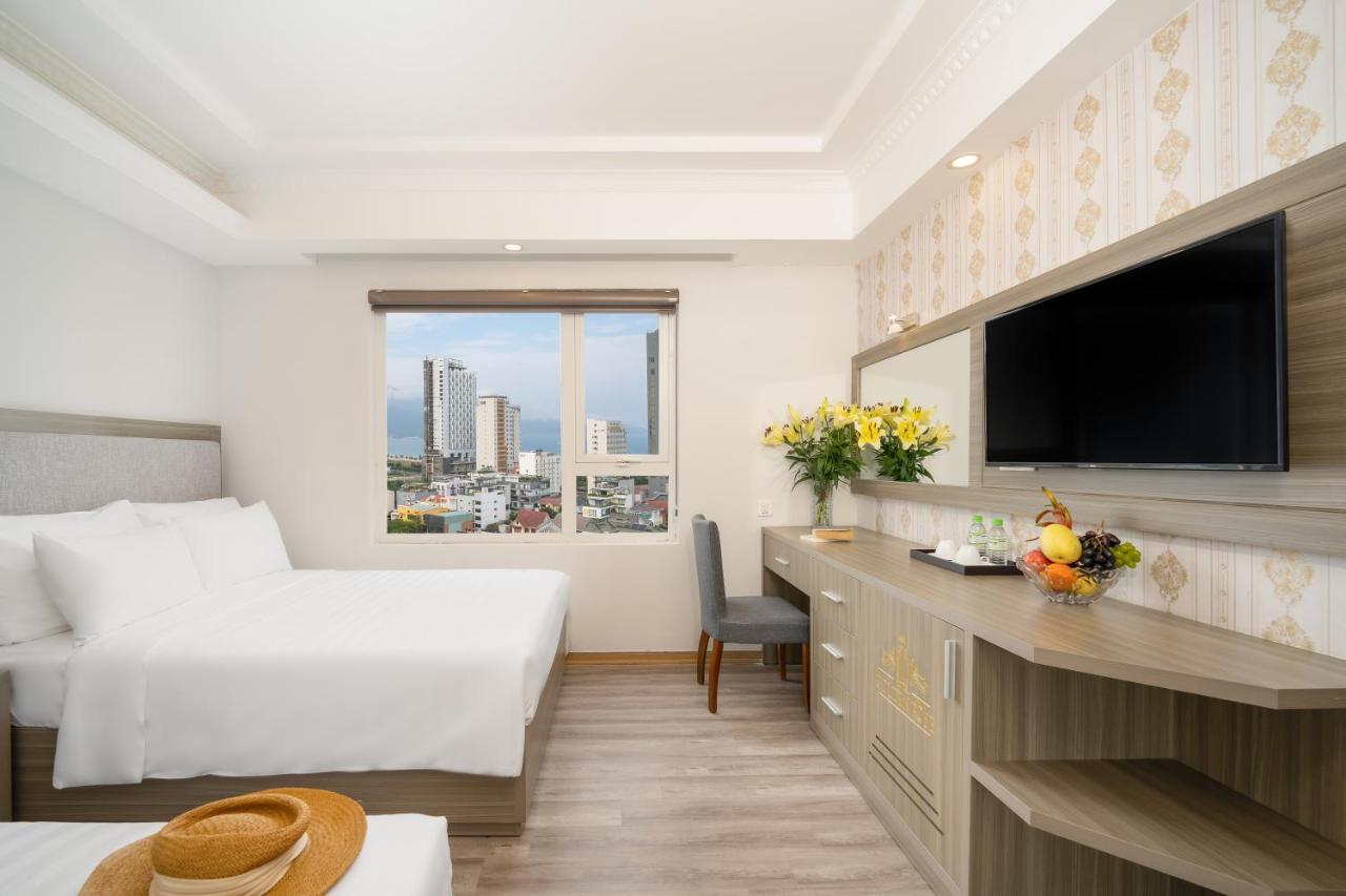 Royal Beach Hotel Da Nang Bagian luar foto