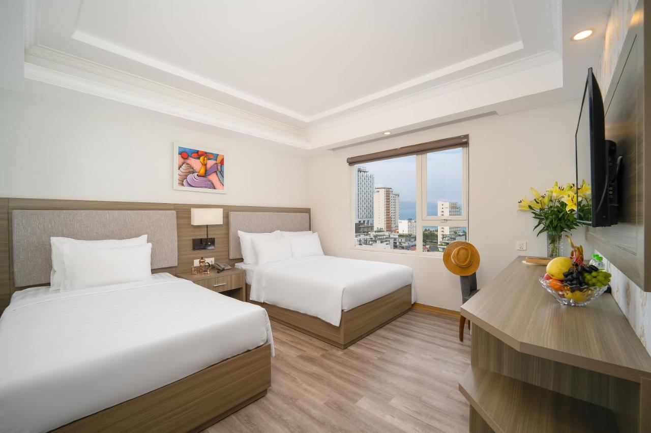 Royal Beach Hotel Da Nang Bagian luar foto