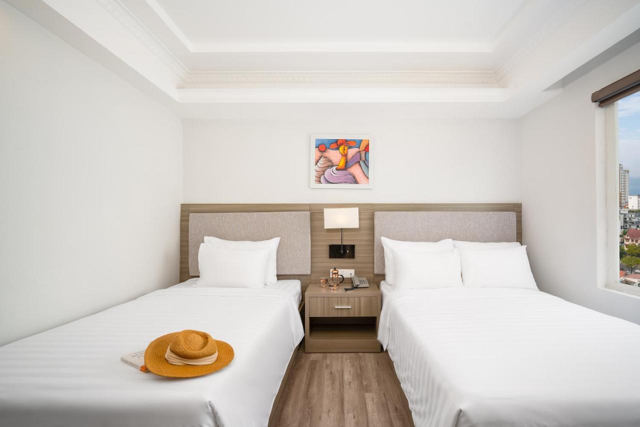 Royal Beach Hotel Da Nang Bagian luar foto